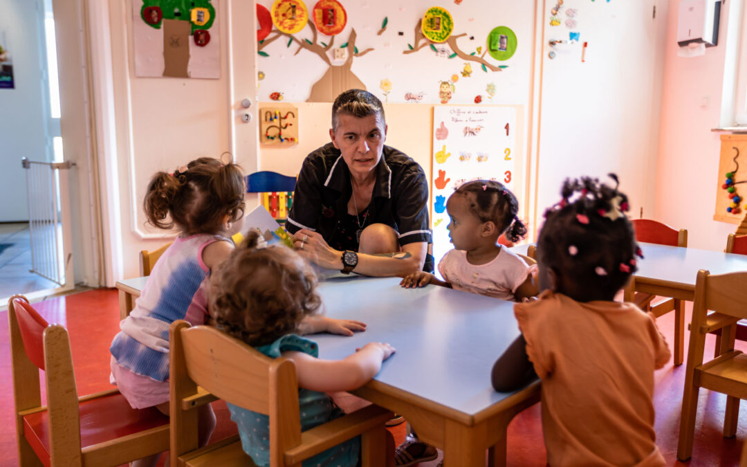 L’importance de la socialisation dès le plus jeune âge dans notre crèche pour bébés 0 à 4 Ans à Schifflange